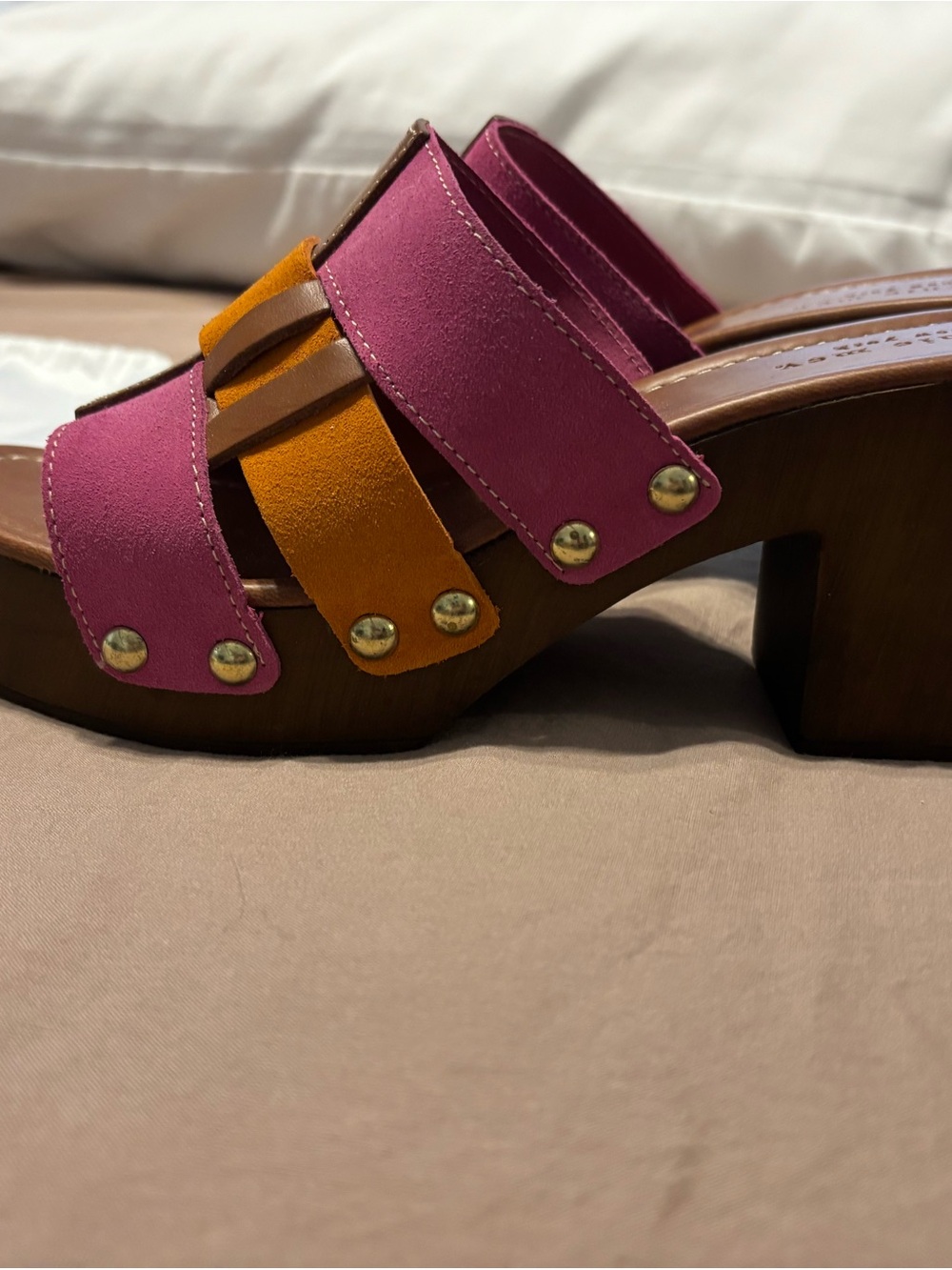 Women’s Two-Tone Suede Slide Heels in Magenta and Mustard